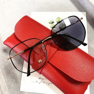 Durable femme femme 2024 grand polygone <span class=keywords><strong>carré</strong></span> alliage <span class=keywords><strong>noir</strong></span> argent photo gris lentilles photochromique <span class=keywords><strong>lunette</strong></span> couleur changeante lunettes - Product Image 6