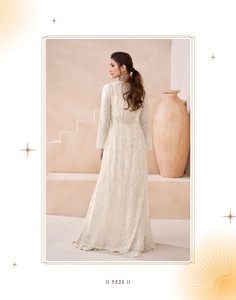 Épaules en georgette véritable pour femmes avec design brodé avant et arrière avec fermeture à boutons Ensemble de 3 pièces - Product Image 2