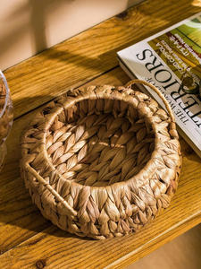 Panier à bol tissé en jacinthe d'eau naturelle pour cuisine, salle à manger et salon pour organisateur de vêtements - Product Image 3