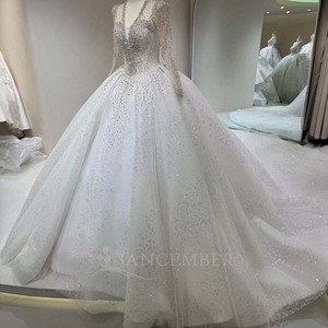 DW0198 Impresionante Vestido de Novia Moderno con Cuello en V, Manga Larga, Cola de Capilla, Encaje, Flores de Cristal, para Mujer - Product Image 2