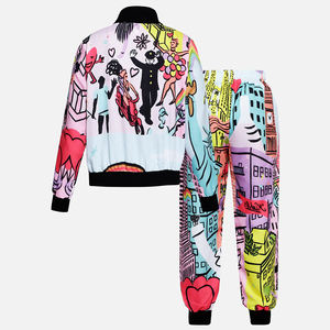 Ensemble de survêtement en polaire à imprimé graphique personnalisé pour femmes, confortable et élégant pour les jours froids devant les femmes - Product Image 2