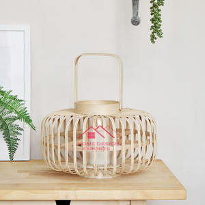 L Lanterne à bougie en rotin tissé à la main Lanterne en rotin classique naturelle et écologique pour la décoration de la maison - Product Image 3