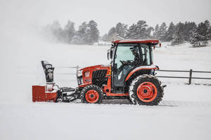 Tracteur compact L6060 70 CV 4x4 à transmission par engrenages pour une utilisation agricole à haute productivité avec garantie de 4 ans - Product Image 4