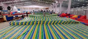 L'exportateur indien offre des feuilles de tissu de maille de bâche de PVC protégées contre les UV de haute qualité pour des applications logistiques de couvertures de transit - Product Image 2