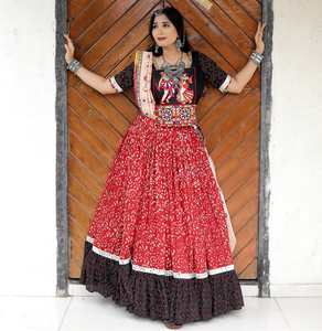 Diseñador de Bollywood Trabajo pesado Lehenga Choli para ocasiones especiales para bodas Fiestas Compromisos-Ropa étnica especial Precio bajo - Product Image 3
