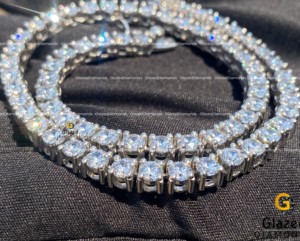 Explore nuestra lujosa última cadena de tenis de Plata de Ley 925 con diamantes de moissanita para mujeres que muestra elegancia con claridad VVS - Product Image 5