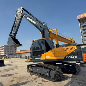 Excavatrice Hyundai 220CL-9S d'occasion de haute qualité, pelle sur chenilles fiable pour les projets de construction, d'exploitation minière et d'infrastructure, en vente - Product Image 6