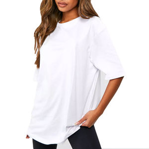 เสื้อยืดผู้หญิงคอตตอน 100% พิมพ์โลโก้ตามสั่ง ขายส่ง ทรงโอเวอร์ไซส์ ใส่สบาย สีขาว แขนสั้น คอกลม เรียบง่าย สไตล์สตรีทแวร์ - Product Image 1