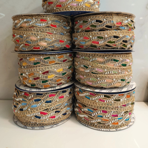 Garniture en dentelle de tulle brodé floral coloré luxueux pour la mode nuptiale et la décoration intérieure Designs complexes - Product Image 1