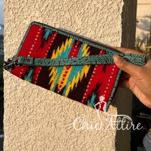 Bolso de mano de cuero de tela azteca occidental para mujer, monederos multicolores, monederos únicos de cuero acolchado azteca, novedad - Product Image 1