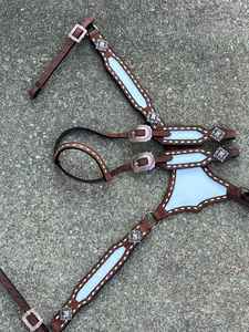 Calidad superior Blanco Buck Stitch Diseño floral Cuero Headstall Pecho Collar Set Precio al por mayor Productos de caballo - Product Image 3