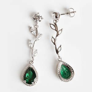 Clara Boucles d'oreilles pendantes Huggie en Argent Sterling 925, Zircon Platine, Moissanite, Diamant, Or Rose, motif Feuillage Vert et Pendentif Gland, pour Mariage, Fête, Cadeau - Product Image 5