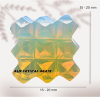 Figurine cube en cristal 54 pyramides faite à la main en gros de l'Inde Feng Shui & Vastu Energy Harmonizer pour la maison, décoration de bureau