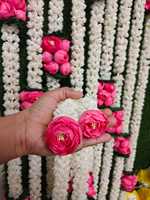 Karangan Bunga Buatan Mogra dan Ranunculus dengan Tali Gantung Desain Art Deco untuk Dekorasi Latar Panggung Pernikahan dan Kuil