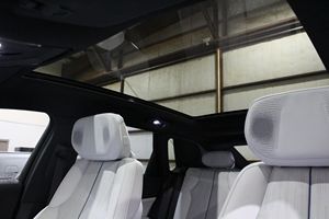 2023 Cadilllaac Lyriq RWD Debut Edition SUV Sky Cool Grey Interior Light Automatic 312-Mile Range Super Cruise Compatibilidad - Product Image 5