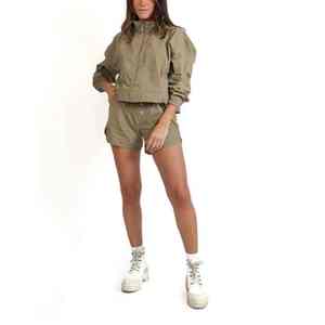 Fabricant en gros sur mesure de survêtements en nylon vert 2 pièces pour femmes, adolescentes et filles - Product Image 4