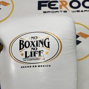 ถุงมือชกมวยสีขาวแบบสั่งทำพิเศษ ไม่มีลาย "Boxing No Life"  แบบผูกเชือก ดีไซน์หลากสี ผลิตด้วยมืออย่างมืออาชีพ ทำจากหนัง ระบายอากาศได้ดี เหมาะสำหรับการฝึกซ้อมในยิม - Product Image 3