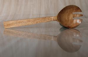 Cuchara de Madera Duradera Hecha a Mano con Aspecto Rústico Elegante, Agarre Cómodo, Herramienta de Cocina Ideal para Cocinar Sopas, Salsas y Remover Alimentos Calientes - Product Image 3