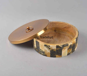 Boîte décorative incrustée de résine exclusive pour les cadeaux de bijoux et les intérieurs de maison modernes par Tradebyd - Product Image 4