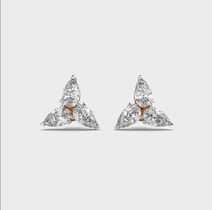 Boucles d'oreilles clous en diamant de culture certifié IGI, forme poire, grappe, or rose/jaune/blanc 14 carats, trois pierres - Product Image 6