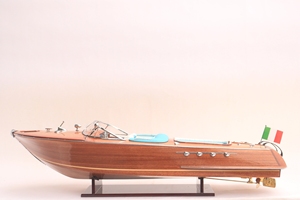 Modelo de Lancha Rápida RIVA AQUARAMA, Diseño Personalizado, Hecho a Mano, GIA NHIEN, Cuero Sintético Premium, Diseño Clásico con Flores - Product Image 6