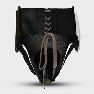 Protège-guêtres professionnel en cuir véritable vert et blanc pour MMA et boxe, personnalisable, protection optimale pour la zone inguinale - Product Image 2