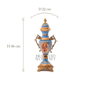Ensemble de centre de table en porcelaine bleue antique et en laiton avec des vases ornés recouverts, décoration vintage de luxe artisanale - Product Image 5