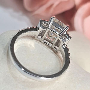 Elegante Anillo de Diamantes Mixtos Cultivados en Laboratorio con Certificación IGI, en Oro Rosa, Oro Blanco y Plata, para Compromiso y Boda - Product Image 3
