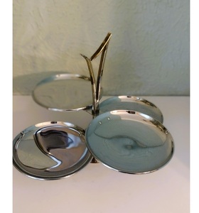 Plateau à bonbons de luxe en acier inoxydable en forme de rein plat de service à 3 sections avec support pour accent décoratif et de service - Product Image 3