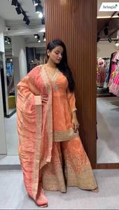 Ropa informal tradicional india de buena calidad, Top de seda Chinon bordado de última secuencia con manga completa y parte inferior con Dupatta - Product Image 4