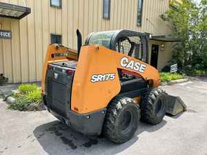 Cargadora de Ruedas Usada en Buen Estado, Modelo SR175, Minicargadora - Product Image 3