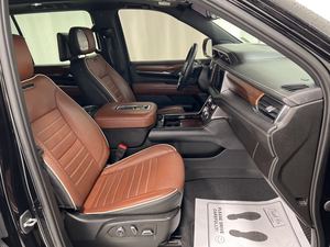 2023 GMC YUKON XL Denali เบาะหนังสีดำ4WD 420hp 6.2L กล้องหลัง V8ข้อเสนอพิเศษ!