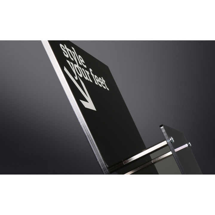 Digital Poster Advertising Technology 10mm Pixel Pitch for Shopping Mall Retail Store Hanging CMS Supports Text Animation