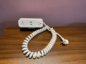 One Beat USBC Desktop Power Outlet Clamp Mount Charger Grommet para <span class=keywords><strong>iPhone</strong></span> 15A Rated 125V Power Charging Table USB Desk Grommet - Product Image 5