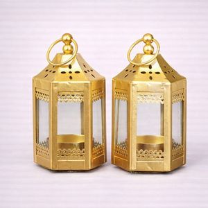 Juego de 2 Portavelas de Metal Dorado, Diseño Elegante para Colgar, Acabado Duradero, Brillo Cálido Ambiental para Decoración Festiva del Hogar - Product Image 1