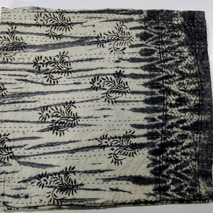 Cubrecama Acolchado con Estampado Tradicional Hecho a Mano, Algodón Suave y Transpirable para Dormitorios Acogedores - Product Image 4