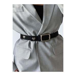 Cinturón de mujer de gamuza con hebilla cuadrada y accesorio de corazón, para pantalón, chaqueta, camisa, vestido - Negro-Ennegrecido - Product Image 1