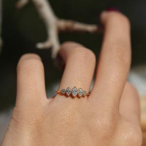 Bague de fiançailles Moissanite 8x4mm Marquise Cut avec pierres latérales Milgrain Bezel | Bijoux de mariée vintage - Product Image 4