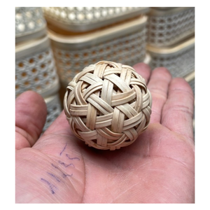 Bola de ratán hecha a mano para exhibición de calcetines de ratán, diseño 100% Bola de ratán, perfecta para decoración navideña y abalorio de árbol - Product Image 4