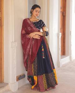 Navratri diseñador especial Festival Wear Fancy Rayon Digital Print Lehenga & Printed Choli con rayón impreso y Kodi Lace Dupatta - Product Image 2