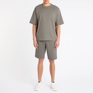 Ensemble de vêtements décontractés pour hommes avec logo personnalisé-T-shirt à manches courtes et short-Ensemble de deux pièces de vêtements de marque pour l'été-Conception d'impression - Product Image 1