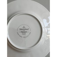 Ensemble de deux assiettes en porcelaine Villeroy & Boch, blanc et gris argenté, service élégant, décoration de table chic, vaisselle française, fabrication artisanale de haute qualité