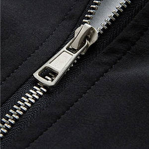 Chaqueta Bomber de invierno de moda para hombre Color personalizado y diseño funcional adecuado para ropa de calle Moda y aventuras de fin de semana - Product Image 5