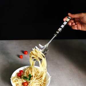 Ensemble de fourchettes en acier finition miroir de haute qualité conçu avec des poignées en nacre pour une table élégante et des repas gastronomiques - Product Image 1