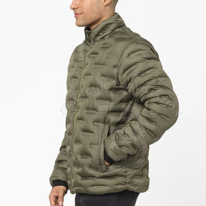 2025 nouveauté hommes matelassé doudoune hiver coupe-vent avec capuche noire épaisse et rembourrage à bulles brillant toile matériel - Product Image 3