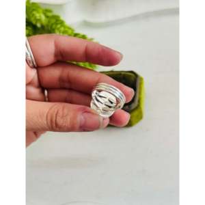 Bague en turquoise de Kingman du sud-ouest et argent sterling, taille 7.75, incrustation sertie clos sur acier inoxydable avec placage or rose 18 carats, cadeau - Product Image 5