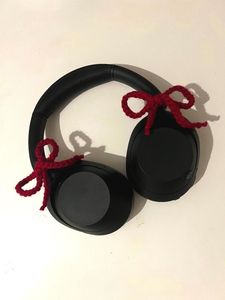 Funda para auriculares de ganchillo de lana hecha a mano, Protector de auriculares suave y acogedor, Idea de regalo bonita para vacaciones de cumpleaños - Product Image 3