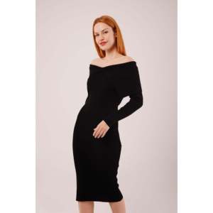 Vestido Midi con Hombros Descubiertos al por Mayor, Cómodo, de Punto Negro con Cintura Natural - Product Image 5