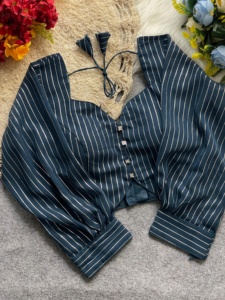 Modern <strong>Blouse</strong> V NECK style <strong>pattern</strong> <strong>blouse</strong> can be used in saree and laheng <strong>Blouse</strong> back open <strong>pattern</strong> with tone to tone tasells - Product Image 3