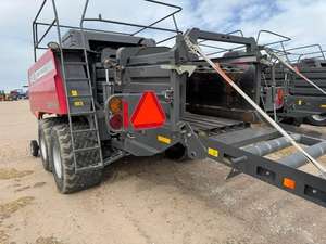 Presse à balles carrées à haute capacité Massey Ferguson LB2234XD 2023, robuste, avec moteur - Garantie de 2 ans pour une production de foin efficace - Product Image 4